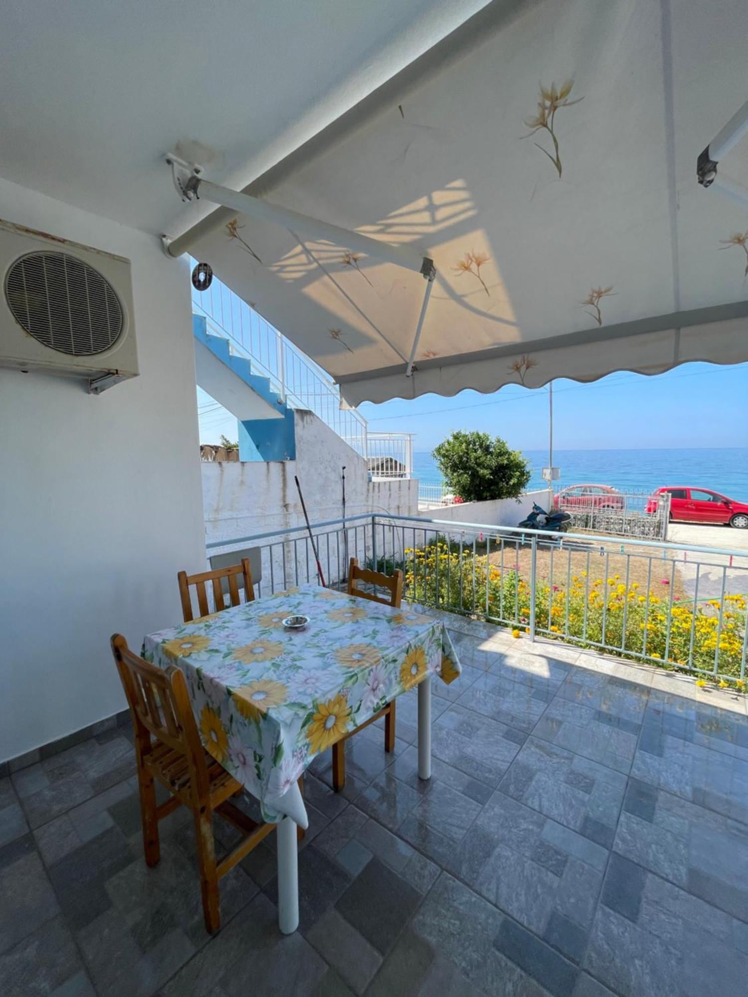 Vila Gusti Guest House Borsh Exterior foto